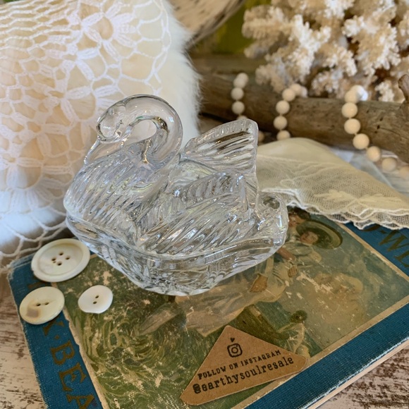 Vintage Crystal Swan Box 🦢 - Picture 11 of 13